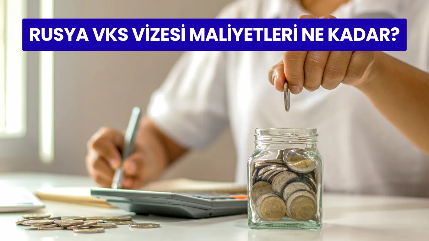 Rusya VKS vizesi maliyet hesaplaması yapan kişi, bozuk paraları kavanoza koyuyor