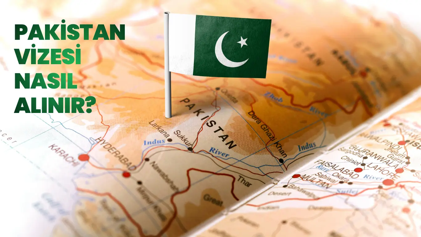 Pakistan haritası üzerinde yerleştirilmiş Pakistan bayrağı